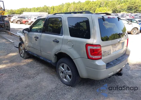 2008 Ford Escape Xlt z USA, uszkodzony, nr VIN 1FMCU93198KE17879